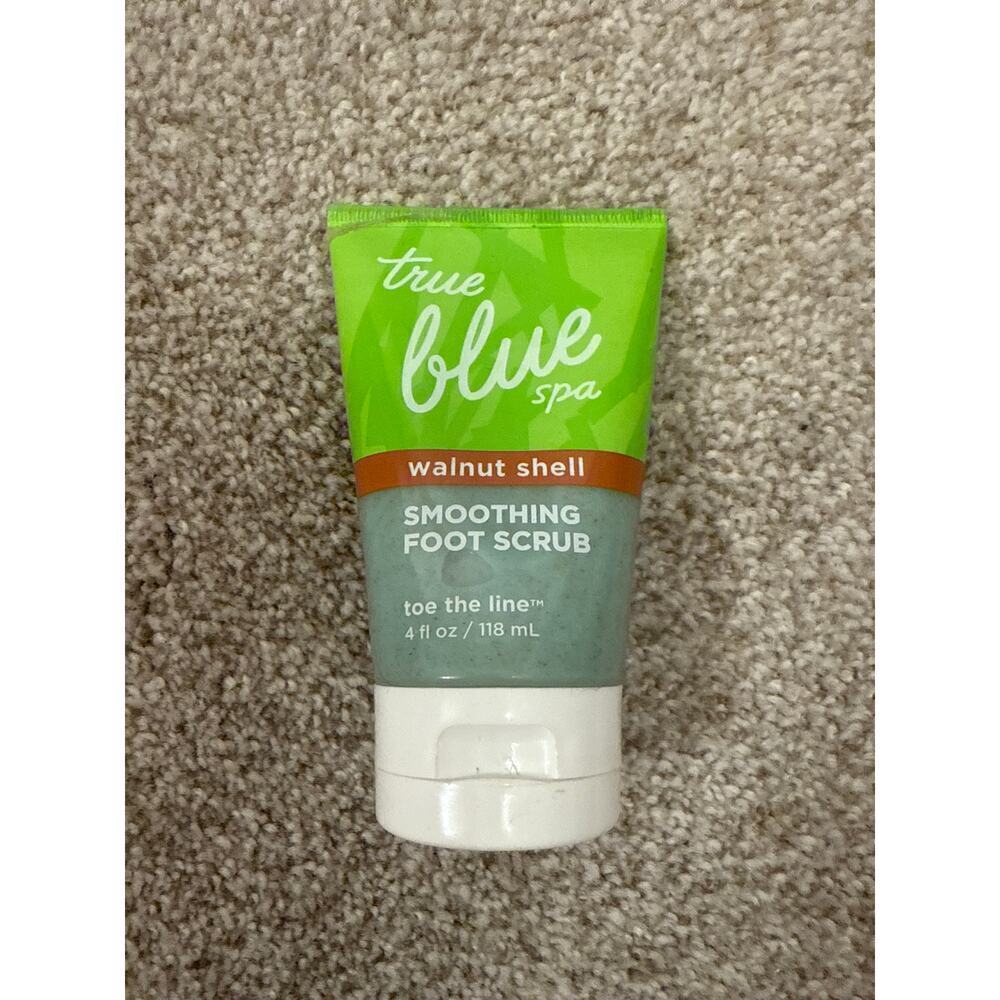 Bath and Body Works True Blue Spa Walnut Shell Smoothing Foot Scrub, 4 oz.